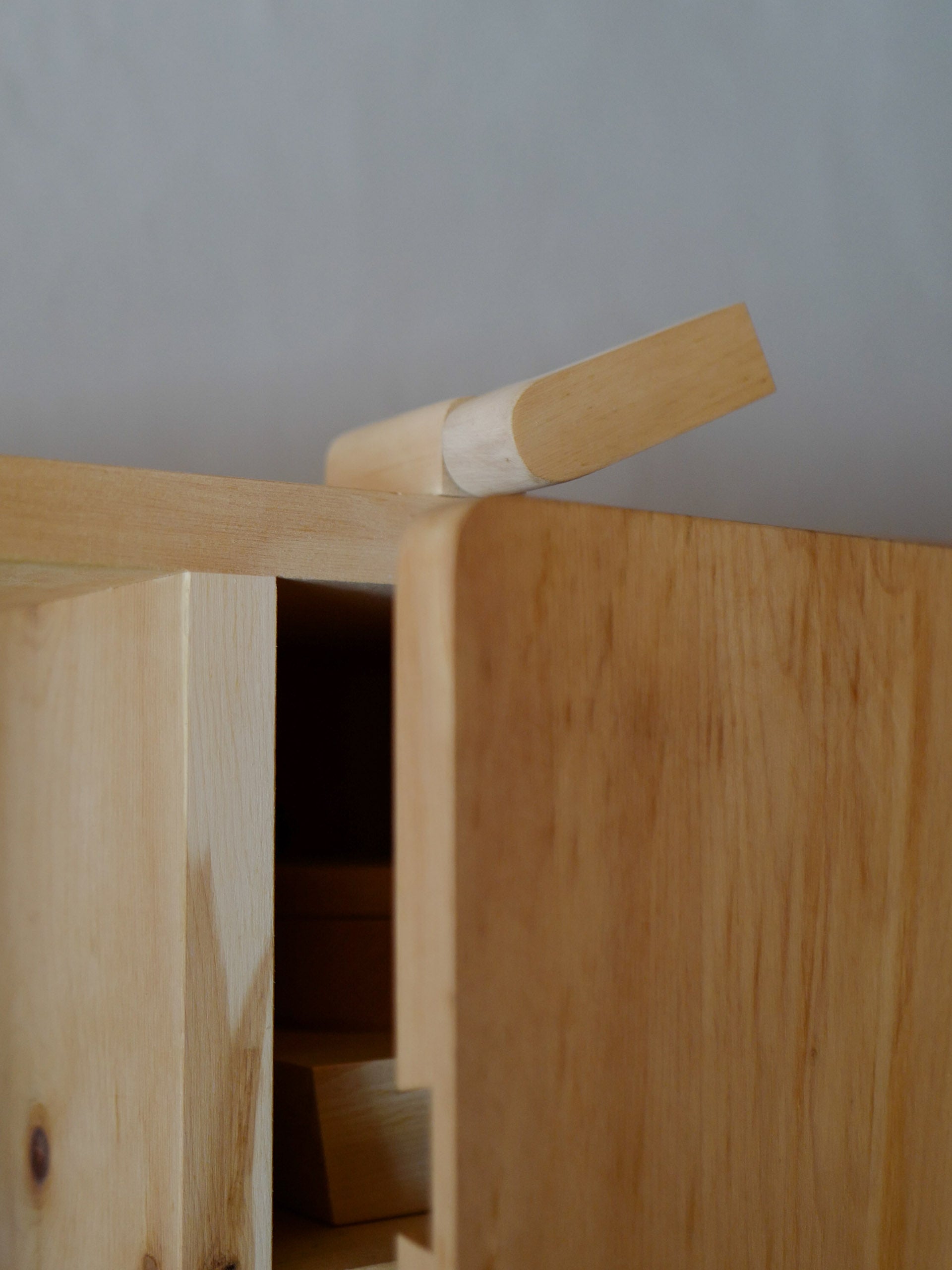 Arven­holz Schrank «Carl»