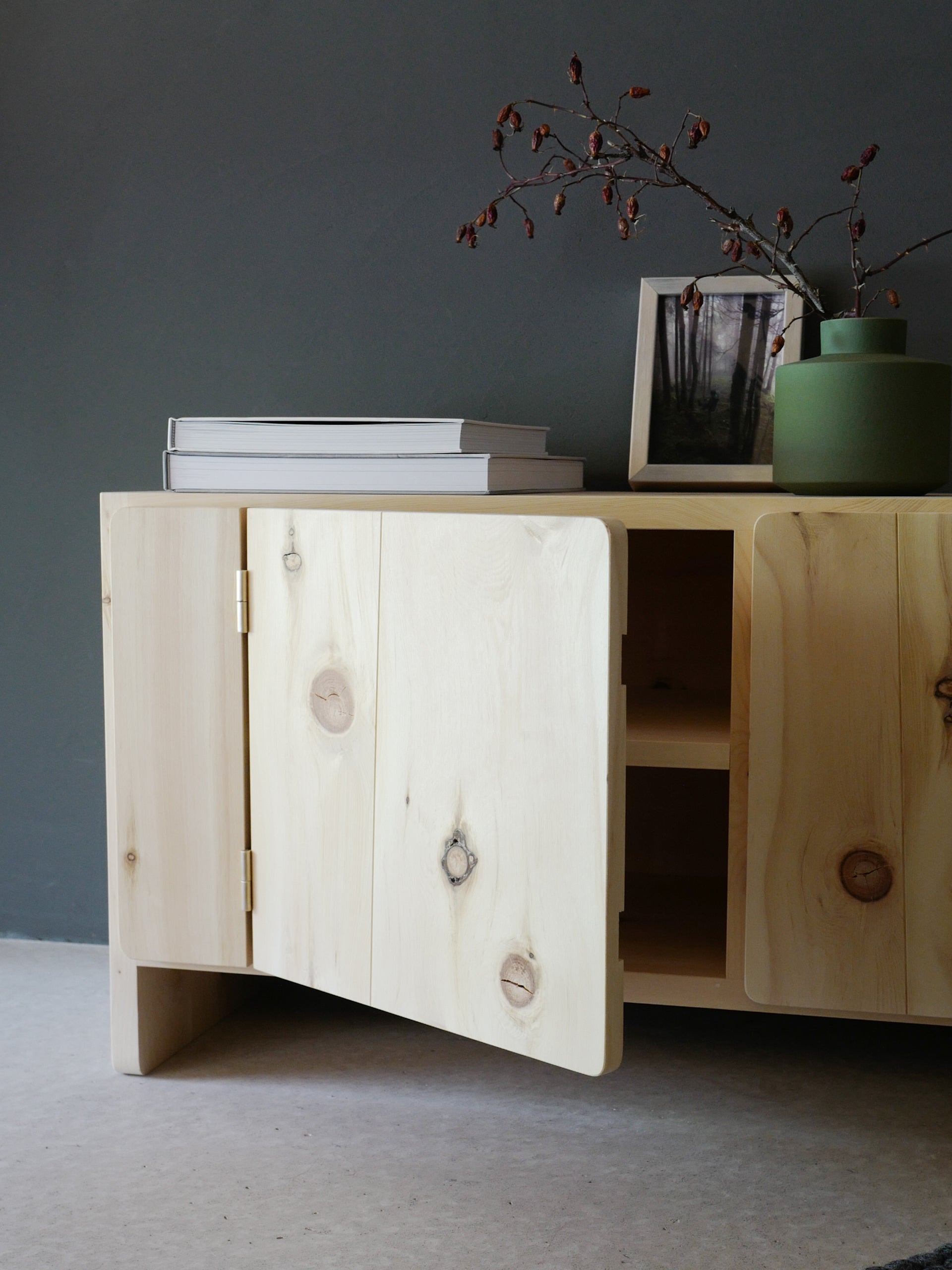 Arven­holz Low­board «Jufplaun»