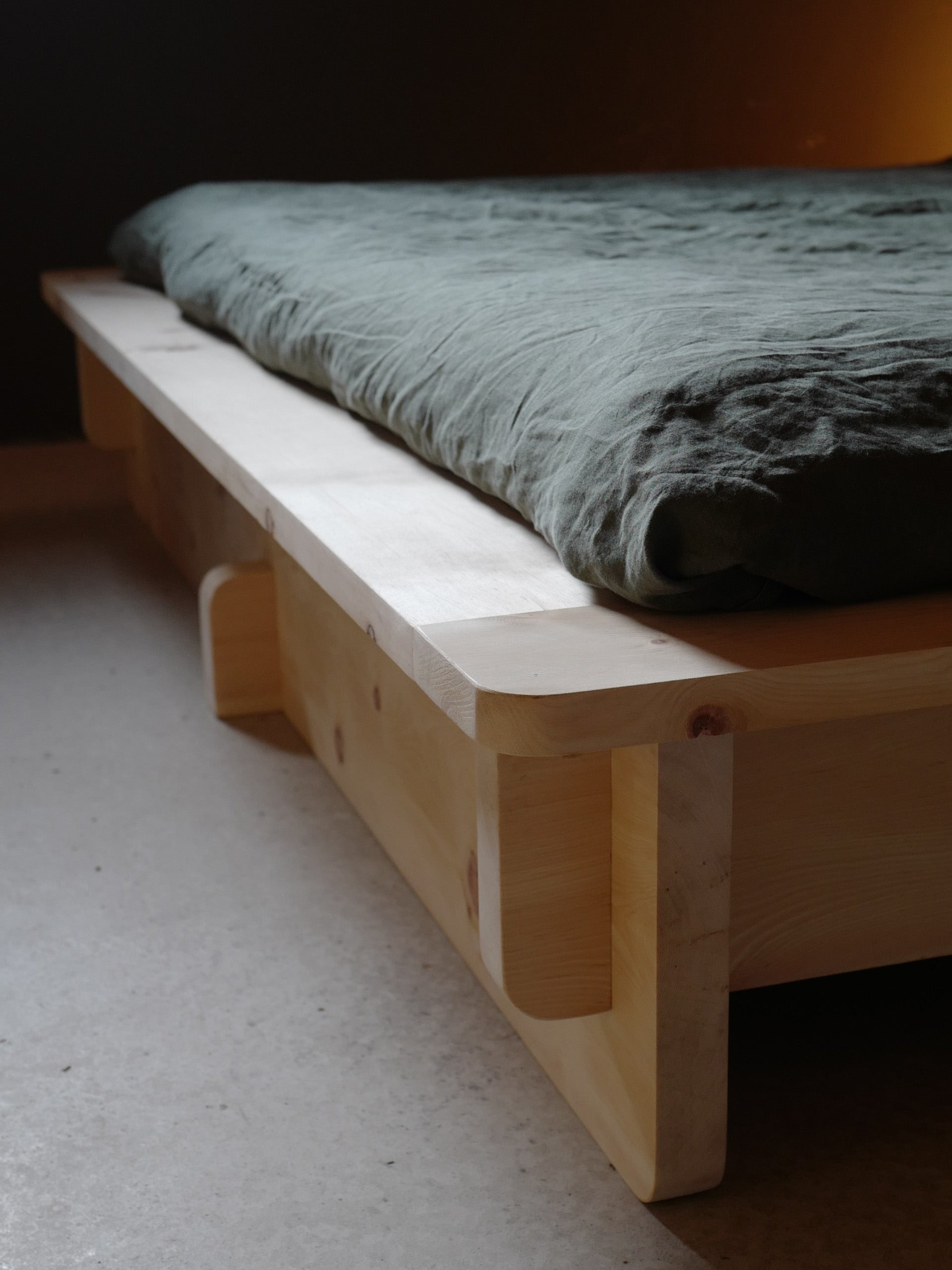 Arven­holz Bett «Bunanot»